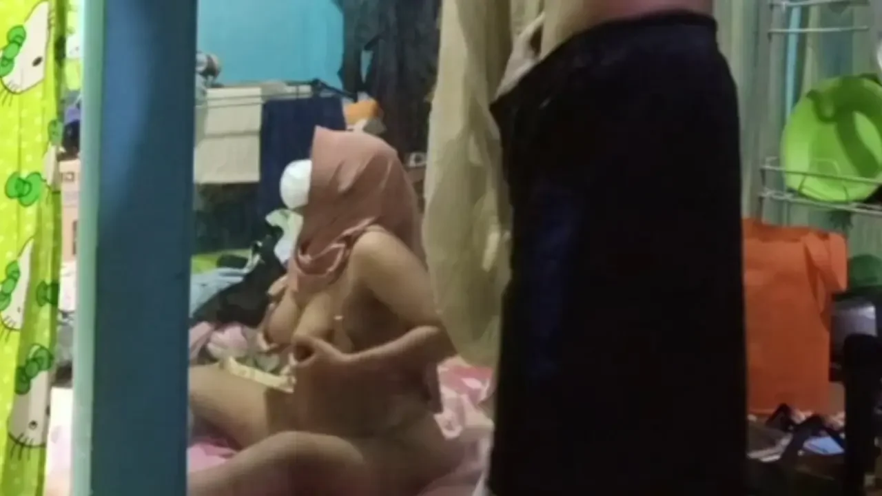 mertua ketahuan colmex sama menantu, malah di ajakin ngewe... poster